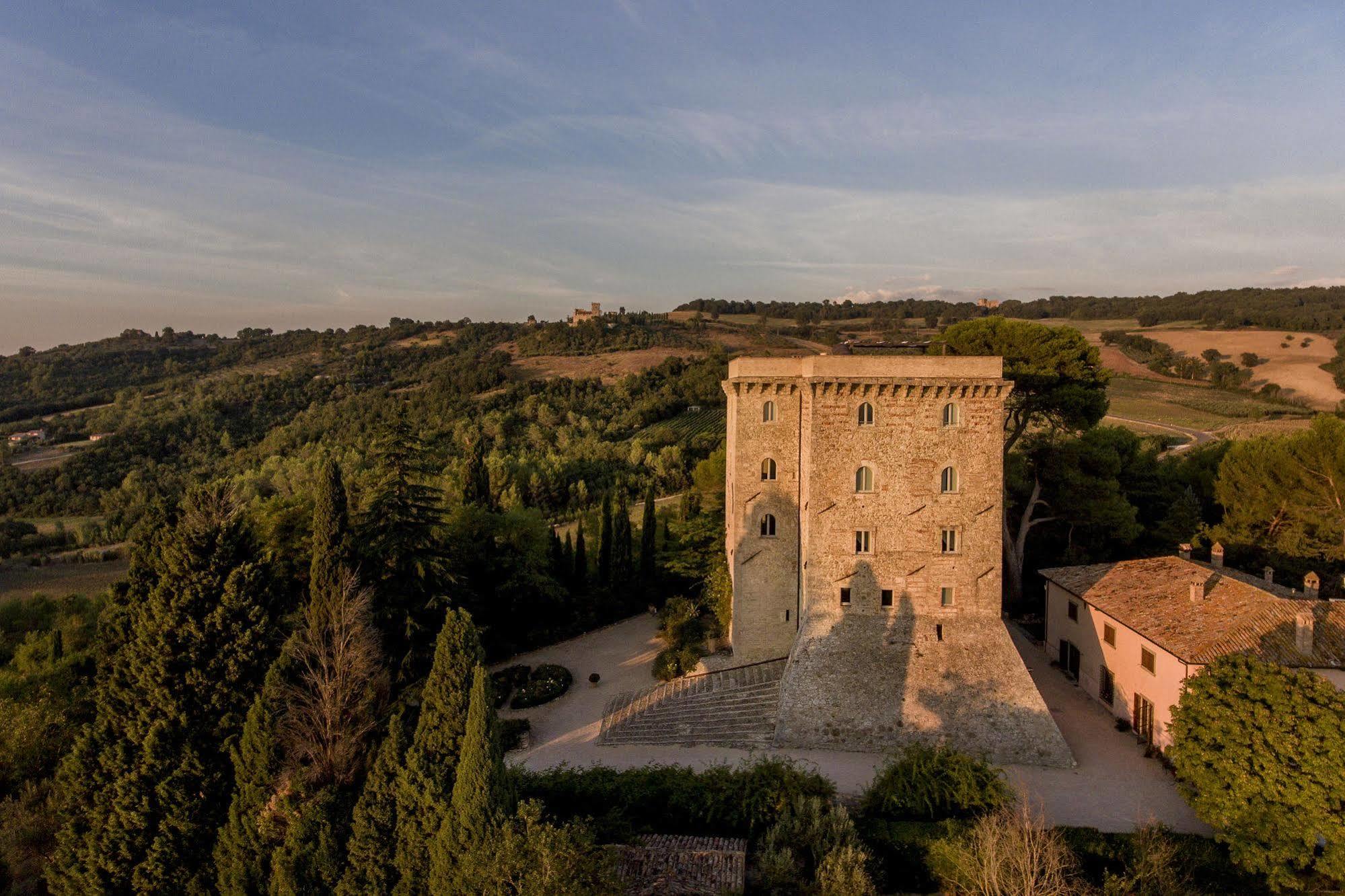 Torre Almonte Aparthotel Todi Kültér fotó